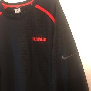 Men’s Nike crew neck sweatshirt